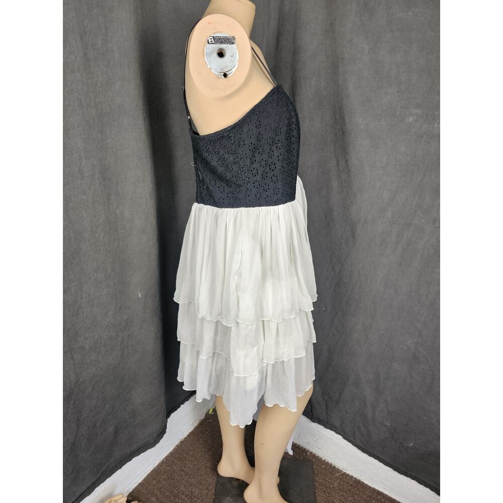 Black and White Tiered Halter Dress with Scarf - Picture 3 of 9